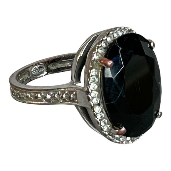 Vintage Black Faceted Center Silver Tone Cocktail Ring Size 7 - Picture 3 of 7